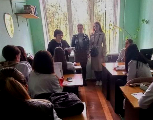 редставлення деканом спеціальностей хіміко-біологічного факультету